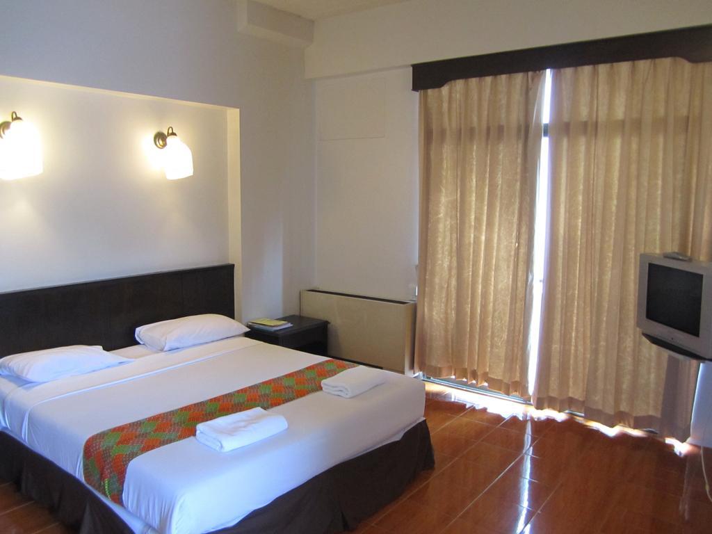 Rome Place Hotel Phuket Εξωτερικό φωτογραφία